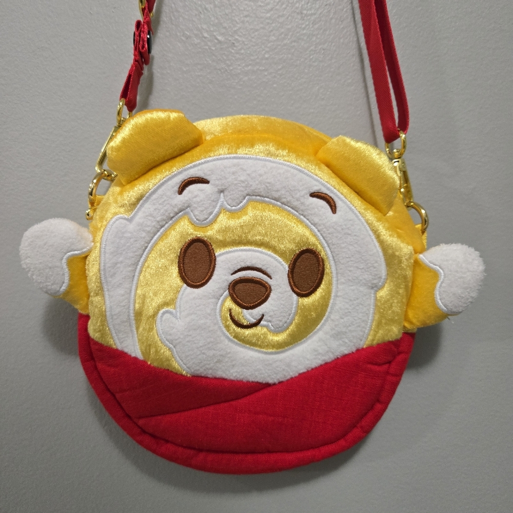 Disney Munchlings Winnie the Pooh Honey Cake Baked Treats Round Purse Bag